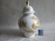 VINTAGE  BIA ŁA  PORCELANOWA  AMFORA Z POKRYWKĄ AK KAISER W. GERMANY