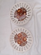 Talerze ręcznie malowane  2 szt  z czasów PRL średnica 17cm Koło 