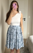 Niebieska spódnica do kolan deko za kolana kwiaty liście xs s 34 36 blue
