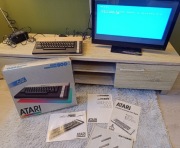 Komputer Atari 800XL z opakowaniem 