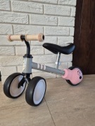 Jeździk kinderkraft pierwszy rowerek trójkołowy różowy dla dziewczynki 1+