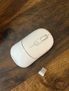 Bezprzewodowa mysz komputerowa ReinsTon 2.4 GHz – biała