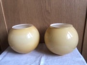 2 żółte klosze z okresu PRL, kule, E27, żółte, nieużywane