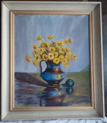 Żółte kwiaty w wazonie