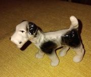 Porcelanowa figurka - pies foksterier (Foreign)
