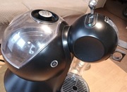 Ekspres na kapsułki KRUPS Nescafe Dolce Gusto + szklanki