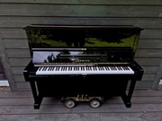Pianino YAMAHA U1 121cm 1981r CZARNY POŁYSK
