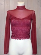 Koronkowa bluzka z prześwitującym tyłem