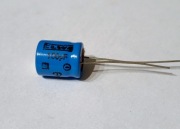 Kondensator elektrolityczny 100uF/16V UNITRA