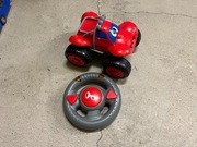 Autko zdalnie sterowane Chicco z kierownicą