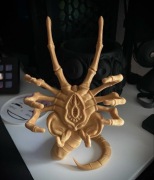 Obcy Stojak na telefon Facehugger Xenomorph