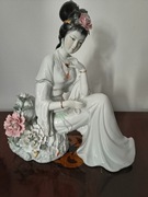 Porcelanowa figura, XX wiek.