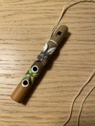 Mały gwizdek z królikiem ozdobny