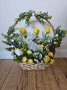 Stroik wielkanocny w koszyku 