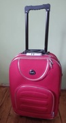 mała walizka na 2 kółkach miękka