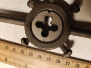 Polski uchwyt z narzynką M10