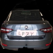 KOMPLETNY TYŁ SKODA SUPERB III KLAPA ZDERZAK LF7Y