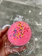 Gniotek różowy oreo antystresowy ciasteczko kolorowa posypka squishy