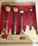 Zestaw pędzli do makijażu.