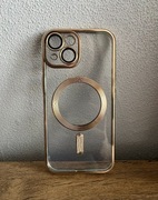 Case do iphone 15 złoty