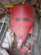 Mieszalnik pasz ZRM-2000 + śrutownik 11kW + kosz