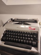 Stara maszyna do pisania Olympia