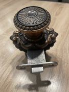 Gałka mosiężna obrotowa antyczna zamkiem