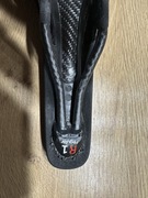 Siodełko kolarskie rowerowe Fizik Antares R1 carbon regular braided