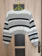 520. Szaro biało czarny krótki sweterek damski w paski rozmiar S