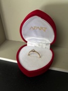Apart piękny pierścionek zaręczynowy 