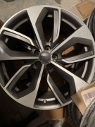 kute felgi Audi Sport z czujnikami, oryginalne