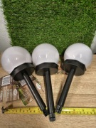 Lampki solarne latarnie kule do wbicia 3 sztuki białe światło