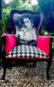 Recznie malowany fotel madonna glamour