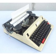Vintage Bestell Nr.021.3827 analogowa maszyna do pisania z walizką