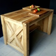 Dębową rustykalna wyspa kuchenna 