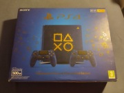PLAYSTATION 4 SLIM W EDYCJI DAYS OF PLAY DWA PADY