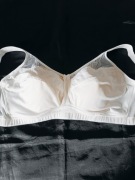 BONPRIX ; MIĘKKI ODCIĄŻAJĄCY RAMIONA; BEZ FISZBIN ; 44Ex100F