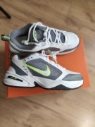 Nike AIR MONARCH IV