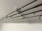 Organizer ścienny na 4 wędki – uchwyt do przechowywania