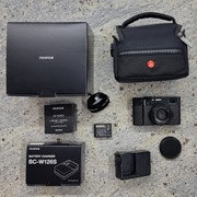 aparat fotograficzny Fujifilm X100VI (+ładowarka, bateria, osłona)