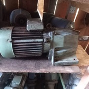 Motoreduktor prosty 2.2kw 100 obr