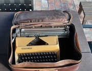 Maszyna do pisania Predom Łucznik