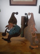 Stary stojak na choinkę krasnale z fajką ZOBACZ 