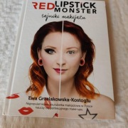 Red lipstick monster-tajniki makijażu. Ewa Grzelakowska-Kostoglu