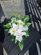Stroik na cmentarz,Białe Kwiaty na pomnik,grób