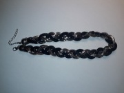 Czarno-srebrny naszyjnik metalowy