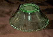 Duża ładna misa ze Szkła Uranowego, kraj pochodzenia Skandynawia.
