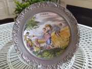 Talerz oprawiony w cynie do zawieszenia 