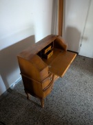 sekretarzyk stylizowany barok, kolor-orzech