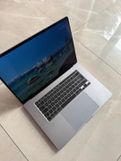 MacBook Pro 16 cali 2019 + Ładowarka + Adapter + Futerał